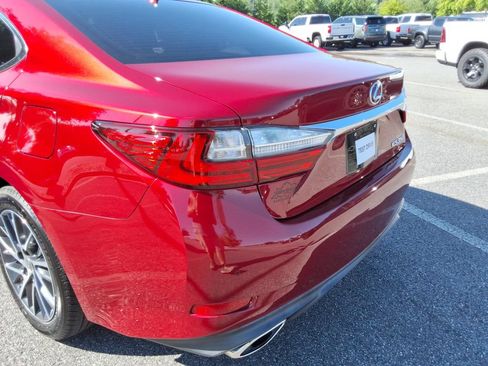 Used 2016 Lexus ES 350 w/ Luxury Package w/Wood Trim FWD image 13