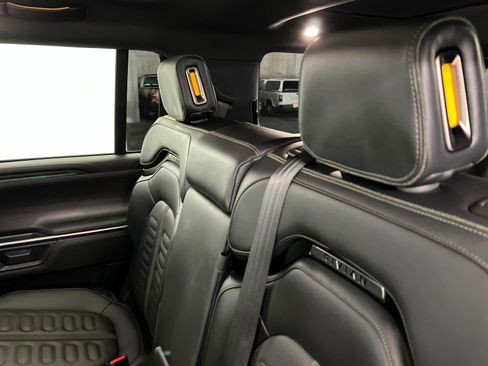 Used 2025 Rivian R1S Adventure image 21