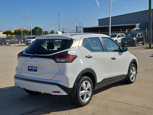 Used 2024 Nissan Kicks S FWD image 3