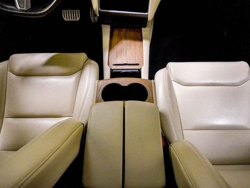 Used 2021 Tesla Model X Performance image 28