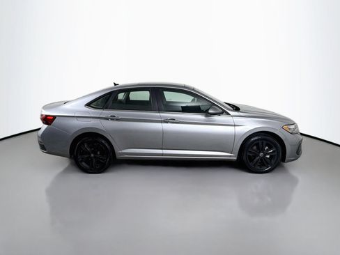 Used 2024 Volkswagen Jetta SE w/ Panoramic Sunroof Package FWD image 8