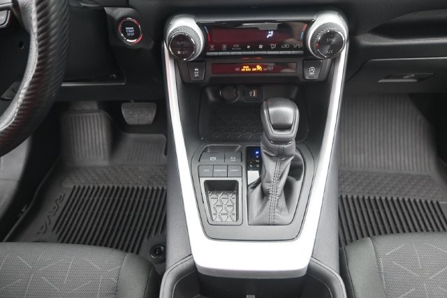 Used 2024 Toyota RAV4 XLE FWD image 7
