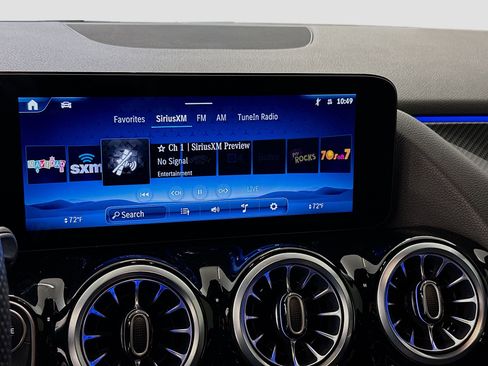 Used 2025 Mercedes-Benz GLA 250 4MATIC image 21