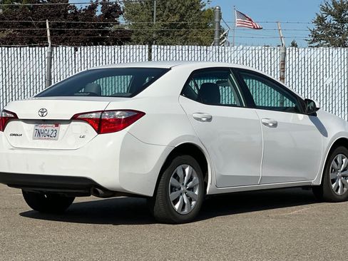 Used 2015 Toyota Corolla LE FWD image 3