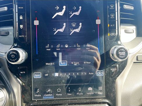 Used 2023 RAM 1500 Laramie RWD image 21