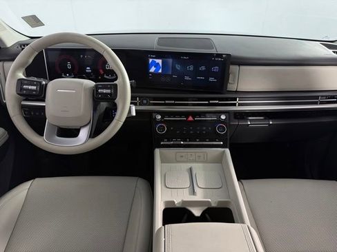 Used 2025 Hyundai Santa Fe SEL FWD image 25