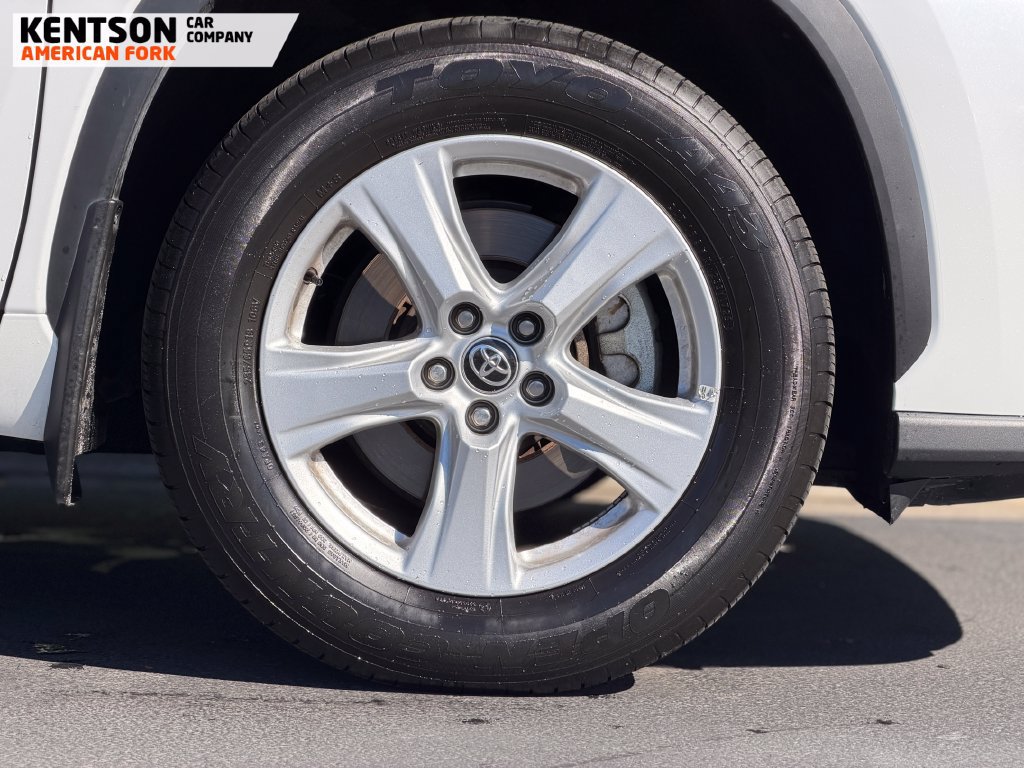 Used 2025 Toyota Highlander LE AWD/4WD image 12