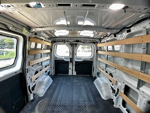 Used 2024 Ford Transit 250 Low Roof w/ Exterior Upgrade Package RWD image 9