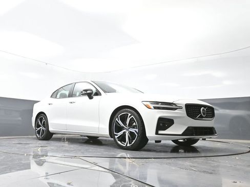 Used 2024 Volvo S60 B5 Core image 51