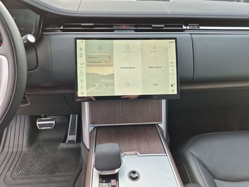 Used 2024 Land Rover Range Rover Long Wheelbase SE AWD/4WD image 24