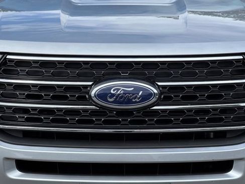 Used 2021 Ford Explorer XLT AWD/4WD image 48