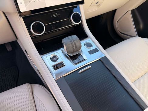 Used 2025 Jaguar F-PACE R-Dynamic S image 13