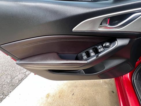 Used 2017 MAZDA MAZDA3 Touring FWD image 17
