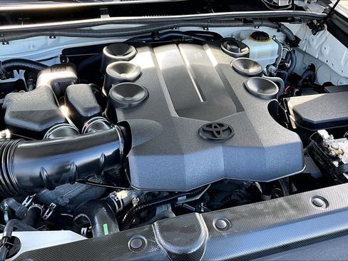 Used 2014 Toyota 4Runner Limited image 33