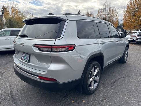 Used 2021 Jeep Grand Cherokee L Limited w/ Luxury Tech Group II image 7