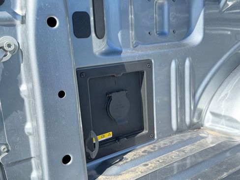 Used 2025 Ford F150 Lariat AWD/4WD image 41