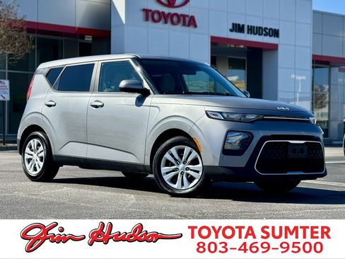Used 2022 Kia Soul LX image 1