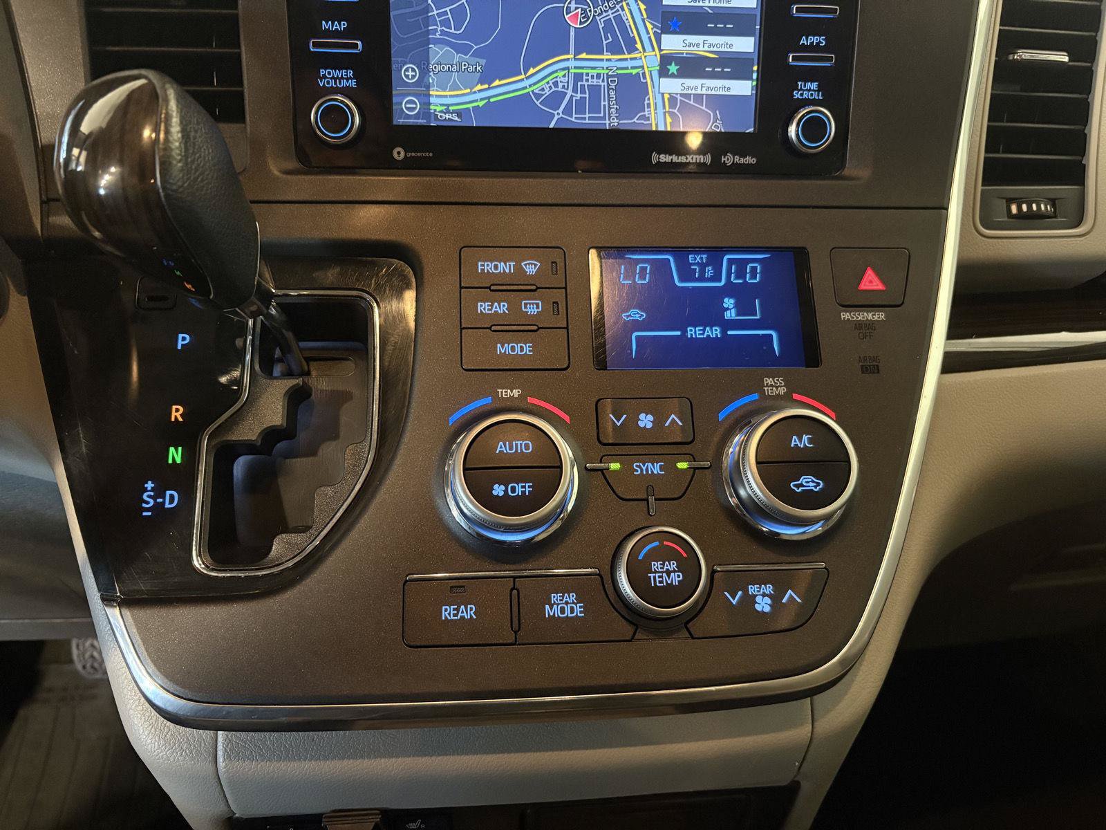 Used 2018 Toyota Sienna XLE Premium w/ Carpet Mat Package AWD/4WD image 25