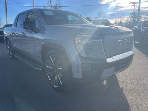 Used 2024 GMC Sierra EV Denali image 7