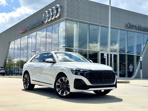 Used 2025 Audi Q8 Premium Plus image 38