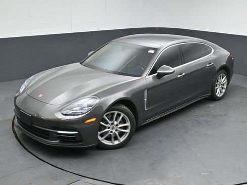 Used 2018 Porsche Panamera 4S Executive image 45