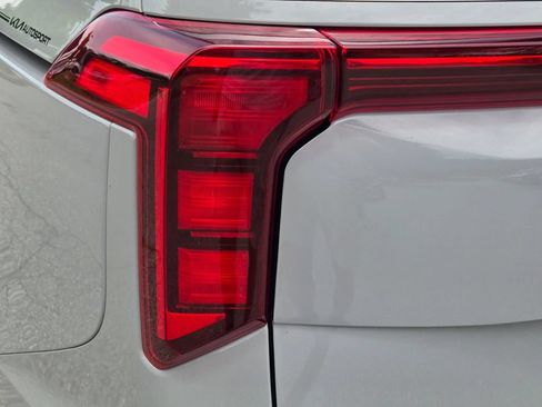 New 2026 Kia Carnival EX FWD image 11