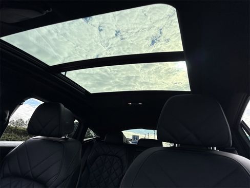 Used 2025 BMW X6 xDrive40i w/ Climate Comfort Package image 5