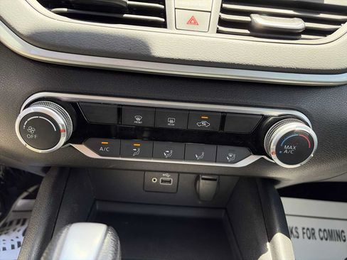 Used 2023 Nissan Altima 2.5 S FWD image 16