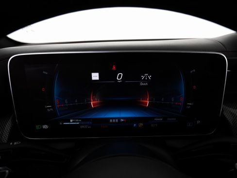 Used 2024 Mercedes-Benz GLC 43 AMG 4MATIC image 19