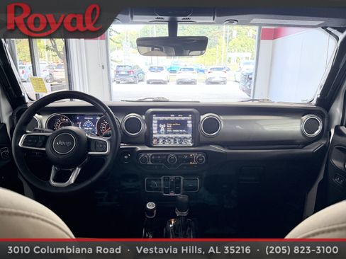 Used 2020 Jeep Gladiator Overland AWD/4WD image 18