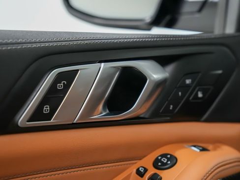 Used 2026 BMW X5 M60i AWD/4WD image 23