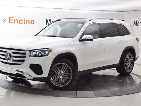 Used 2025 Mercedes-Benz GLS 450 4MATIC image 2