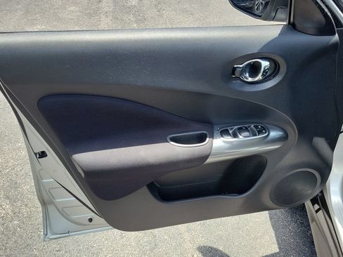 Used 2015 Nissan Juke S FWD image 15