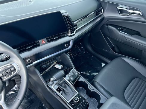 Certified 2025 Kia Sportage SX FWD image 18