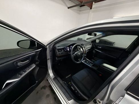 Used 2016 Toyota Camry LE image 10