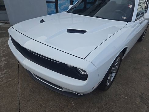 Used 2015 Dodge Challenger SXT w/ Sound Group image 17