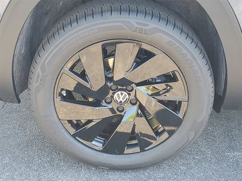 New 2026 Volkswagen Atlas Cross Sport SE image 7