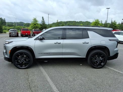 Certified 2025 Chevrolet Traverse RS FWD image 8
