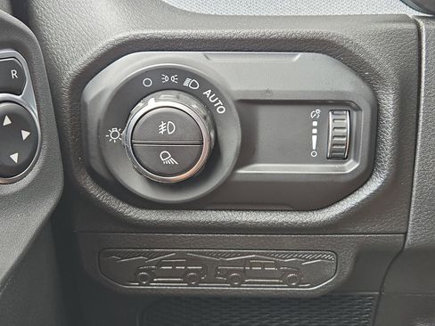 New 2025 Jeep Gladiator Sport image 22