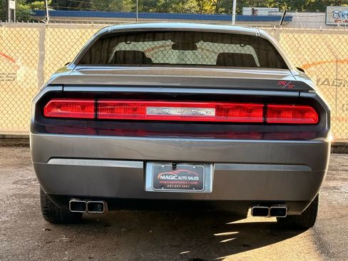 Used 2010 Dodge Challenger R/T image 10