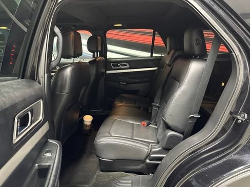 Used 2016 Ford Explorer XLT w/ Equipment Group 202A AWD/4WD image 15