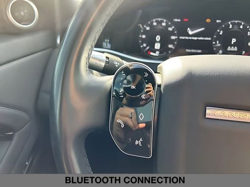 Used 2020 Land Rover Range Rover Evoque SE image 24