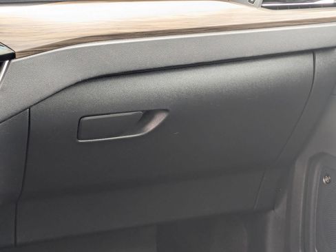 Used 2020 Ford Escape Titanium image 27