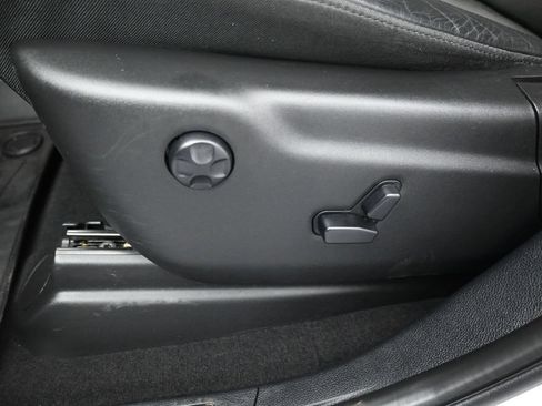 Used 2020 Jeep Grand Cherokee Altitude AWD/4WD image 25