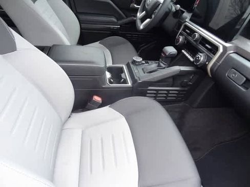 Used 2025 Toyota Tacoma TRD Off-Road image 24