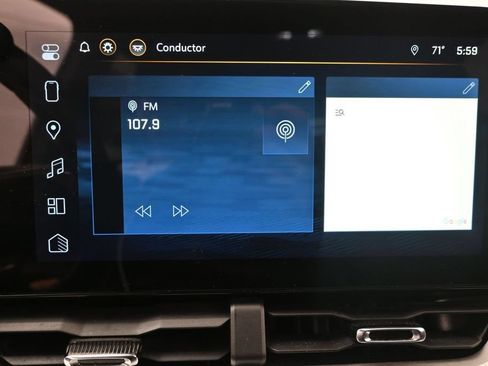Used 2025 Chevrolet Equinox LT w/ Safety and Technology Package FWD image 19