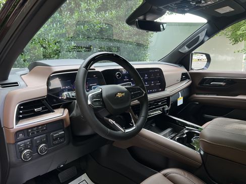 New 2026 Chevrolet Tahoe High Country w/ LPO, Get Active Package AWD/4WD image 17