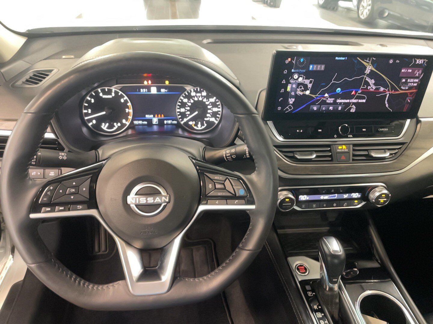 Used 2024 Nissan Altima 2.5 SL AWD/4WD image 13