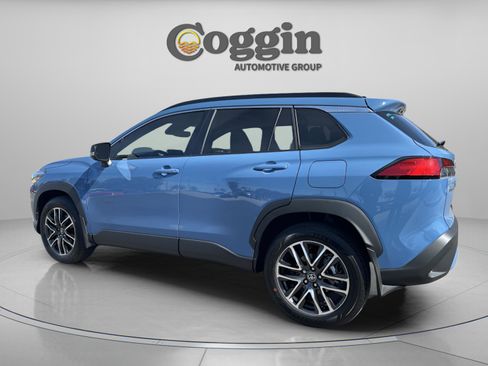 Used 2026 Toyota Corolla Cross XLE image 4