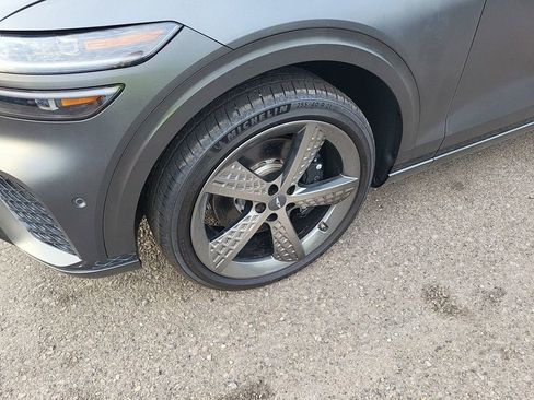 Used 2024 Genesis GV70 3.5T Sport w/ Sport Advanced Package image 8